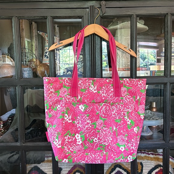 Lilly Pulitzer Handbags - Lilly Pulitzer Insulated Cooler Tote Bag